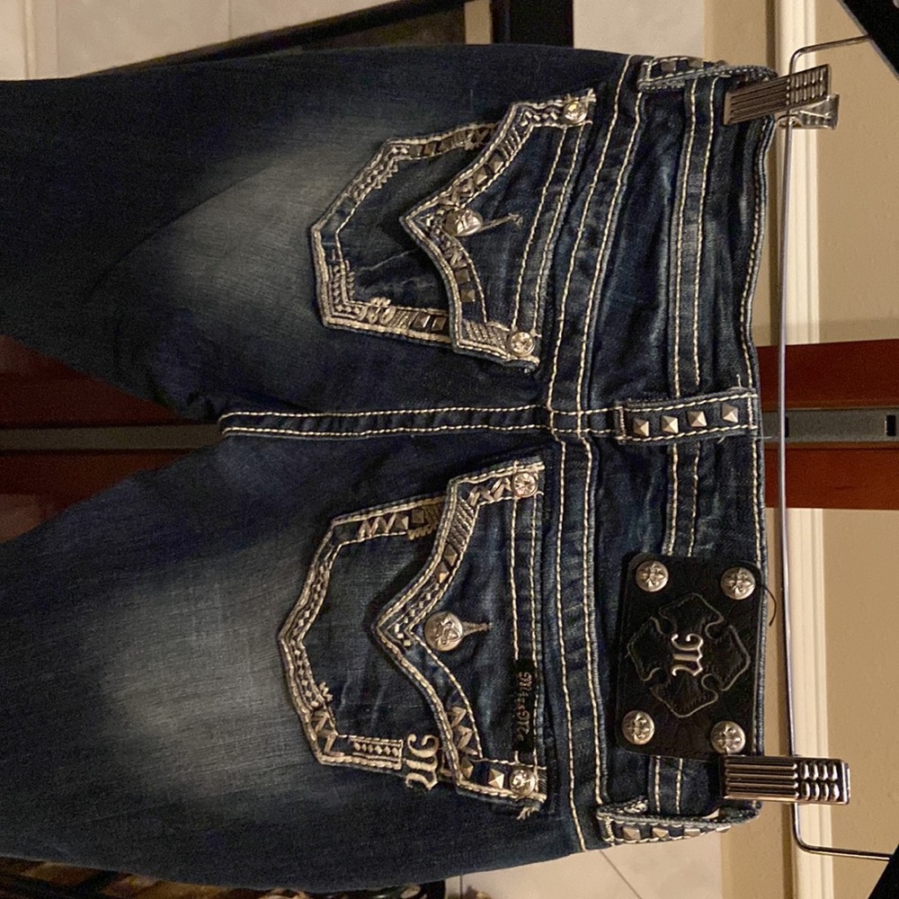 Miss Me 27. Boot cut. 34 inseam - Picture 3 of 4